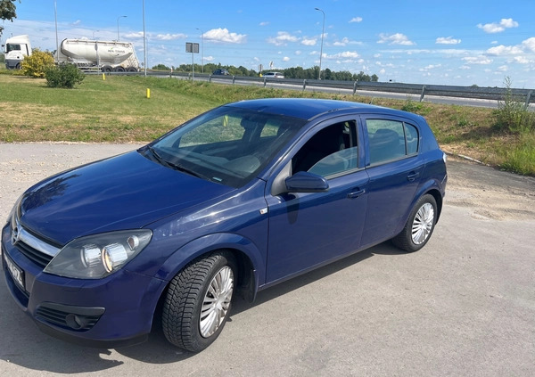 Nissan Qashqai cena 52444 przebieg: 145300, rok produkcji 2016 z Bogatynia małe 596